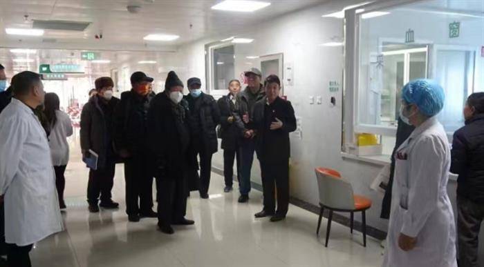内蒙古赤峰市翁牛特旗诗词学会组织乌丹地区会员赴翁牛特旗妇幼保健院调研采风