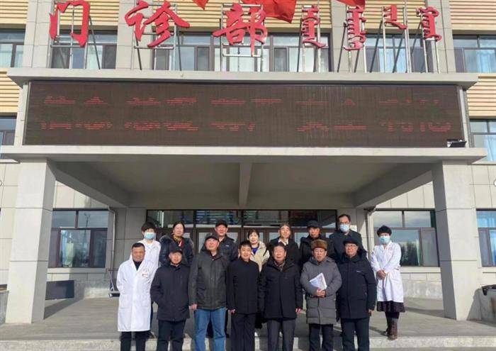 内蒙古赤峰市翁牛特旗诗词学会组织乌丹地区会员赴翁牛特旗妇幼保健院调研采风