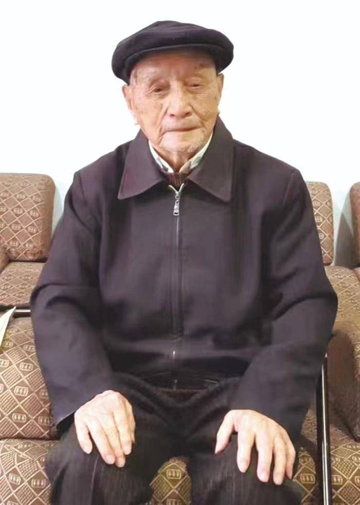 中华诗词学会和柳川诗社授予高益登“百岁诗翁”称号