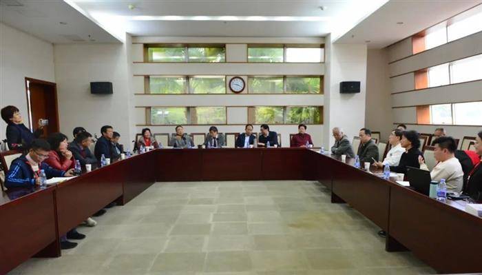 首届“仁美诗词写作现象”专题座谈会召开
